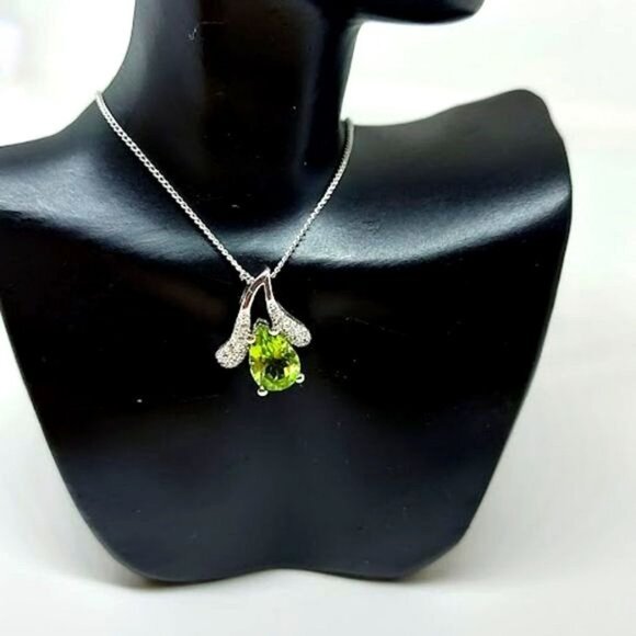 Natural Peridot 9x6mm & Cz 14K White Gold‎ Plate 925 Sterling Silver Necklace - Picture 5 of 8